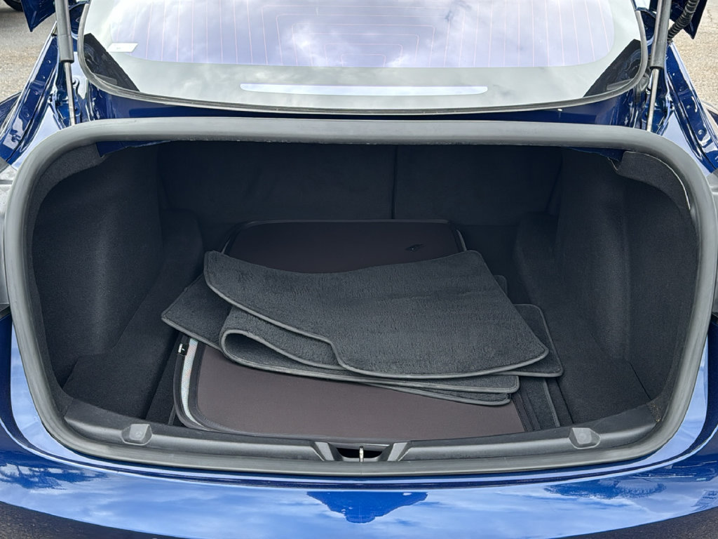 Used 2017 Tesla Model 3 Long Range RWD image 9