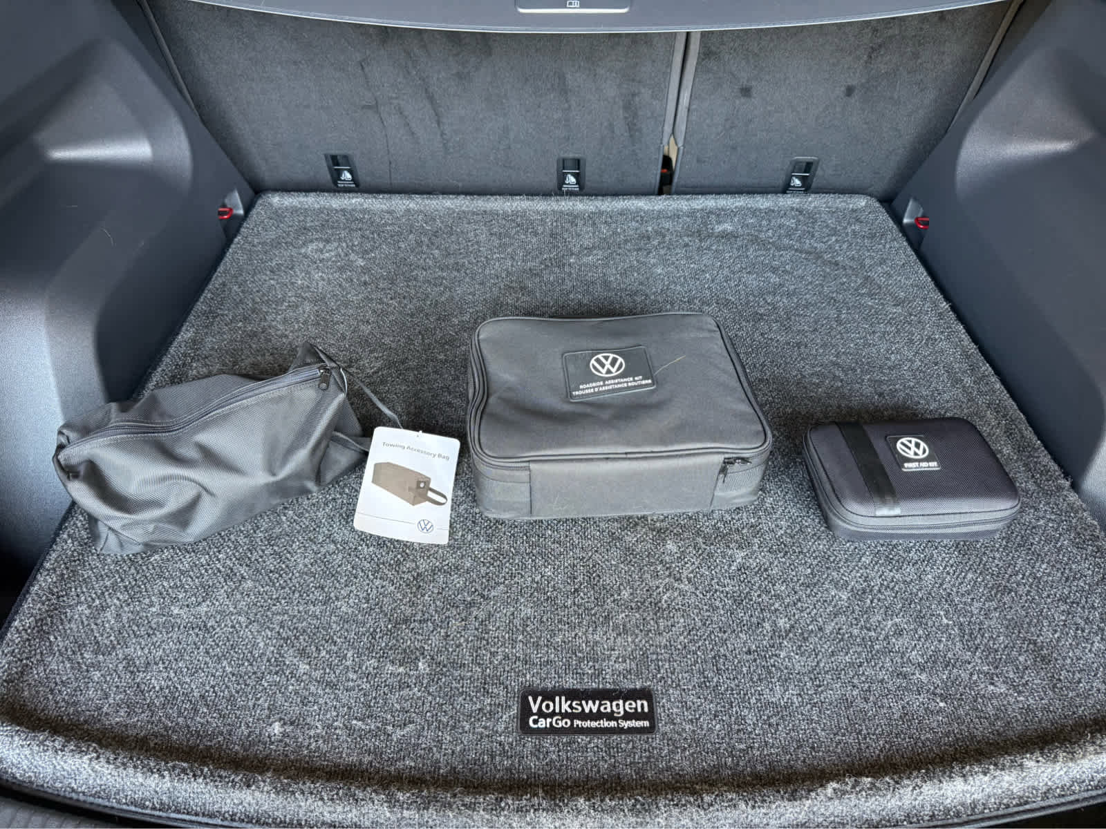 Used 2024 Volkswagen Atlas Cross Sport SEL Premium R-Line image 27