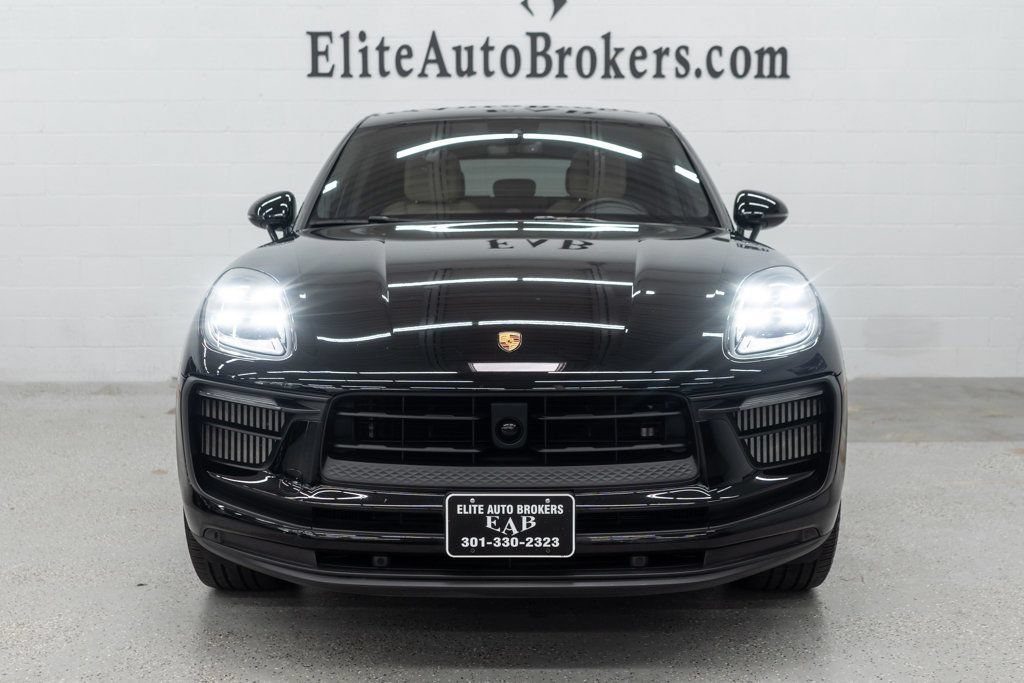 Used 2023 Porsche Macan S AWD/4WD image 3