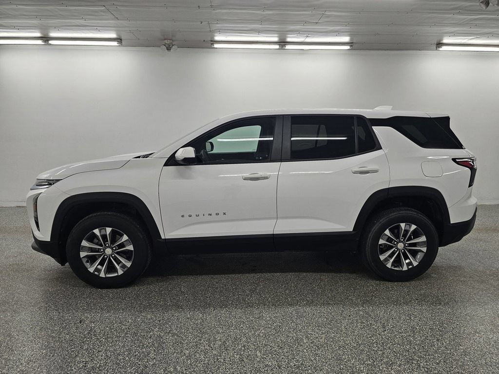 Used 2025 Chevrolet Equinox LT w/ Safety and Technology Package FWD image 8