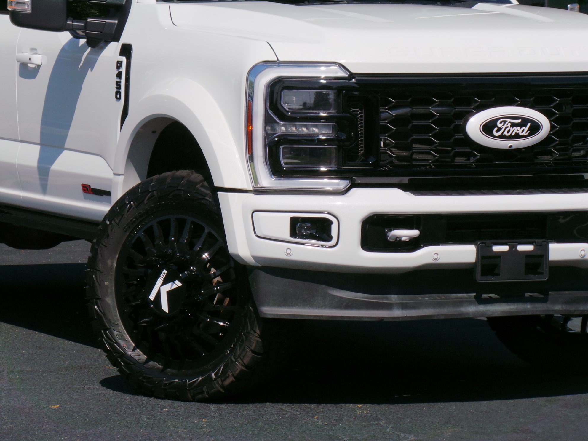 Used 2024 Ford F450 Limited w/ FX4 Off-Road Package AWD/4WD image 34