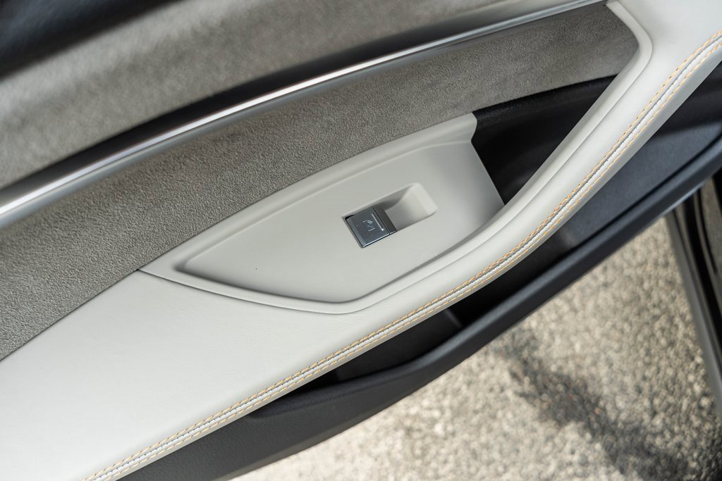 Used 2024 Audi Q8 e-tron Prestige image 35