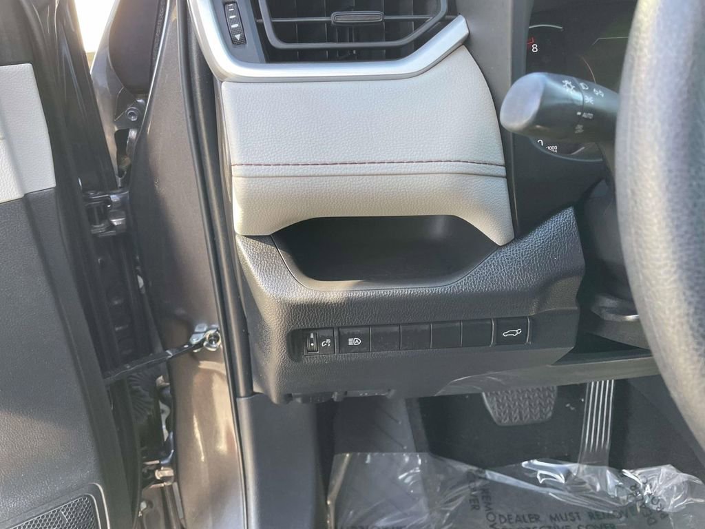 Used 2024 Toyota RAV4 XLE w/ Convenience Package image 32