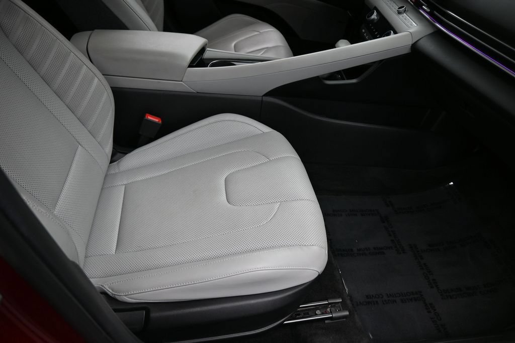 Used 2024 Hyundai Elantra Limited FWD image 43