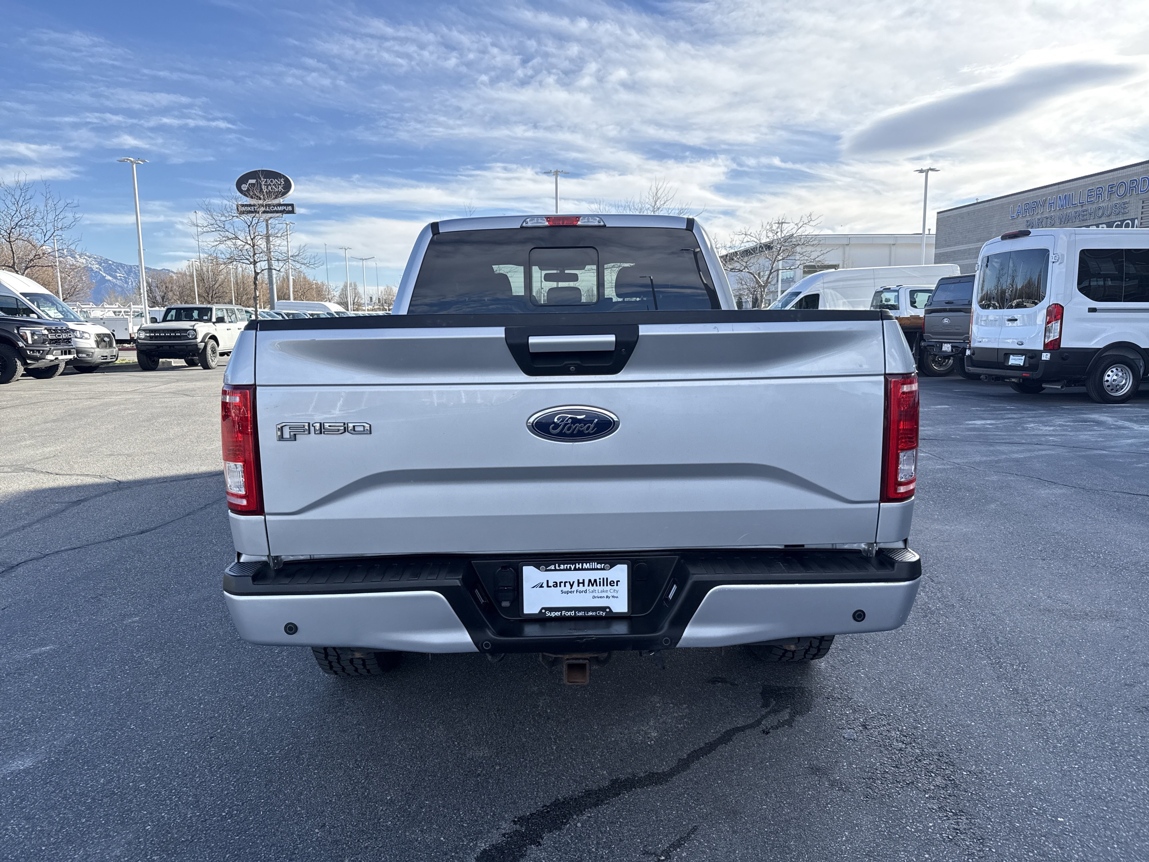 Used 2017 Ford F150 XLT w/ Equipment Group 302A Luxury image 4