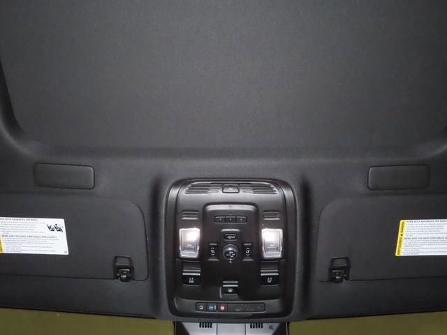 Certified 2024 Cadillac Escalade Premium Luxury w/ Performance Package AWD/4WD image 27