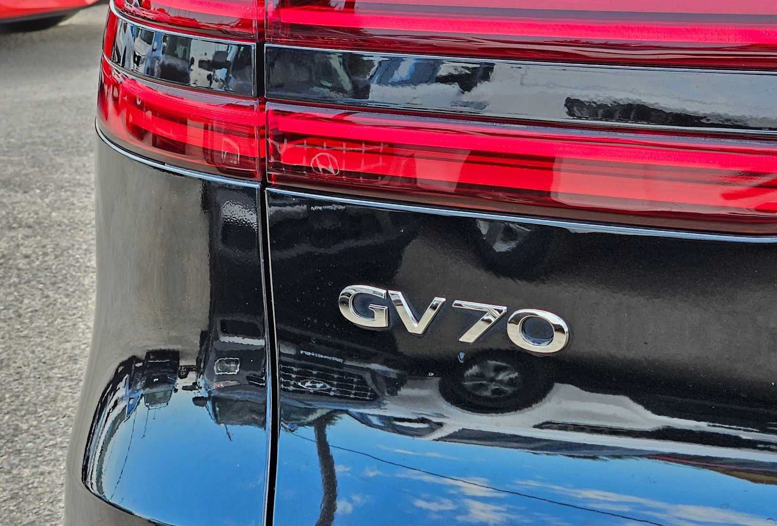 Used 2023 Genesis GV70 2.5T w/ Sport Prestige Package AWD/4WD image 13