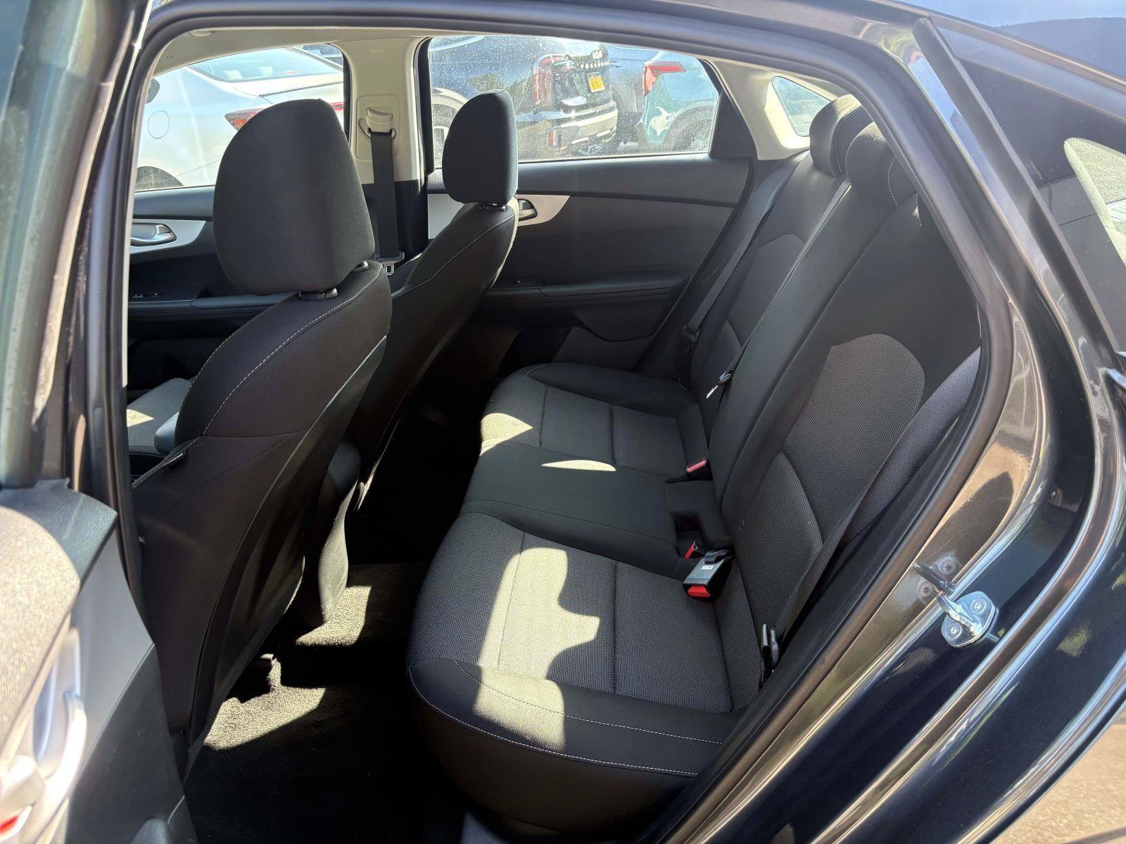 Certified 2023 Kia Forte LXS w/ LXS Technology Package FWD image 28