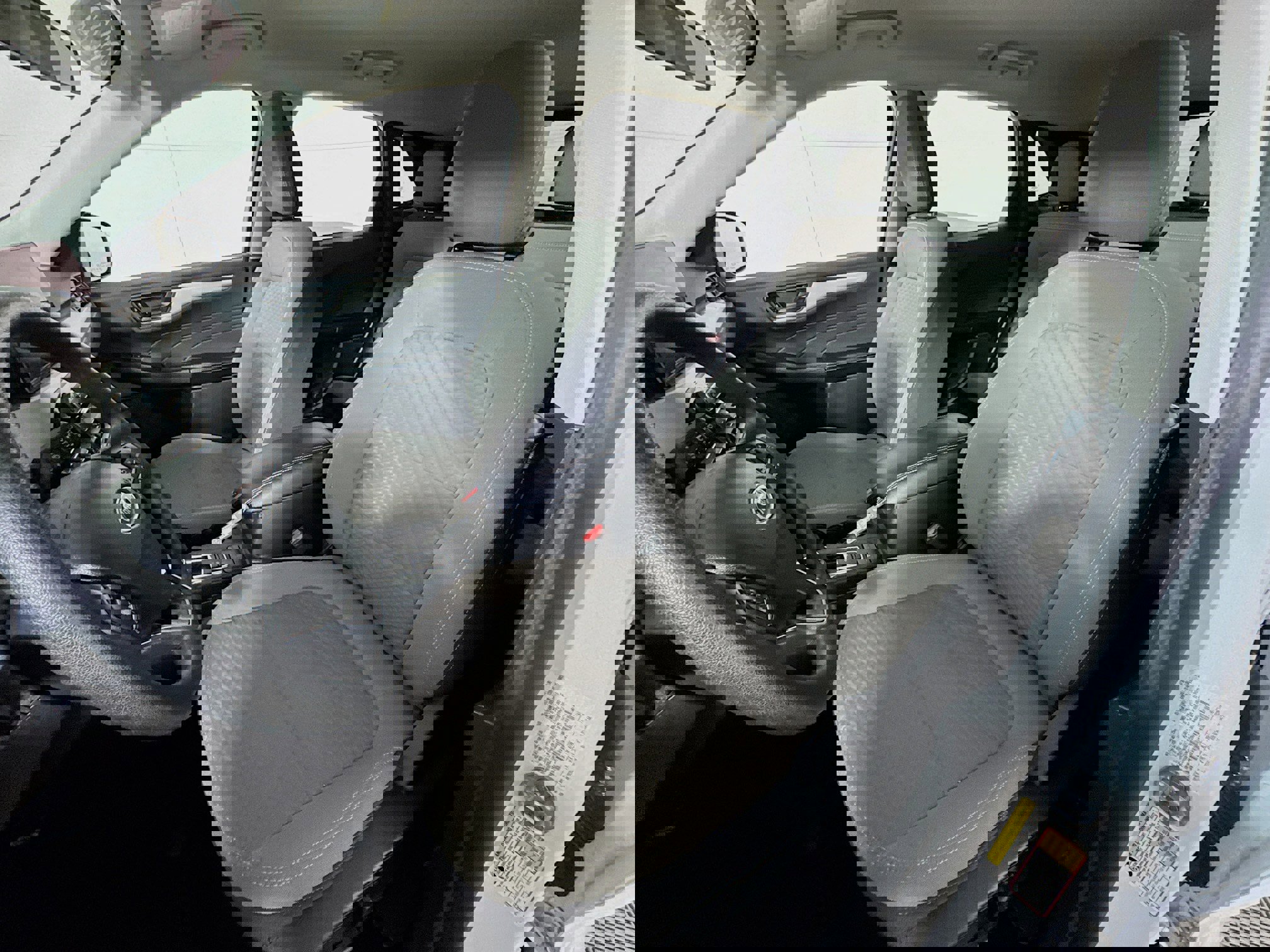 Used 2022 Ford Escape SE image 12