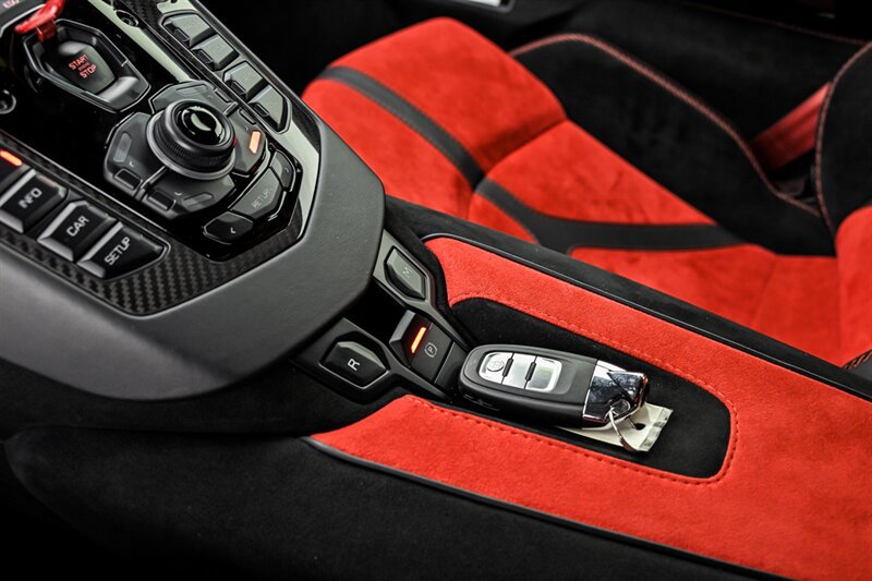 Used 2019 Lamborghini Aventador SVJ AWD/4WD image 50