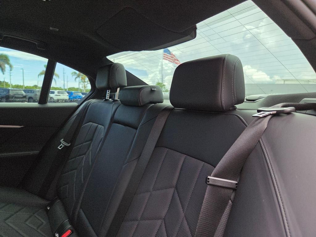 Used 2024 BMW 530i xDrive w/ Premium Package AWD/4WD image 21