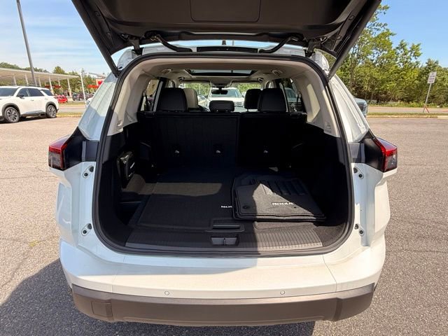 New 2026 Nissan Rogue Dark Armor AWD/4WD image 18