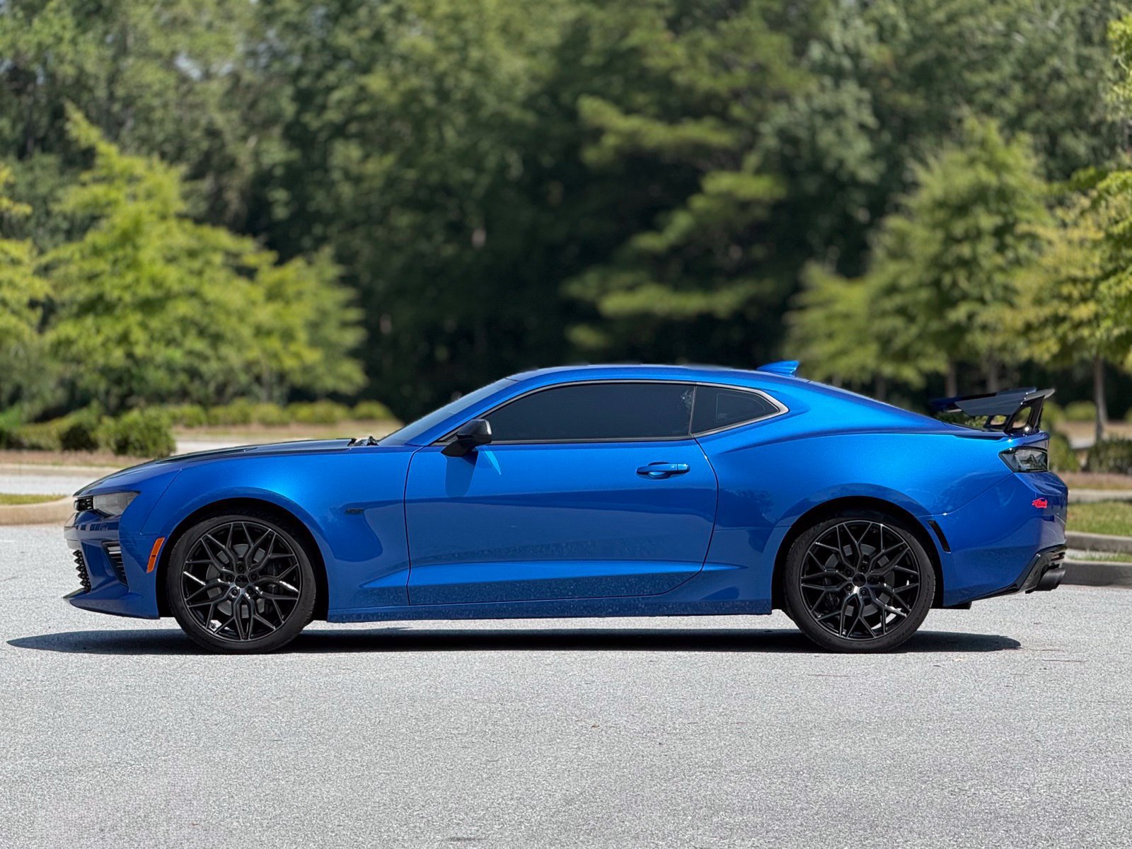 Used 2018 Chevrolet Camaro SS RWD image 9