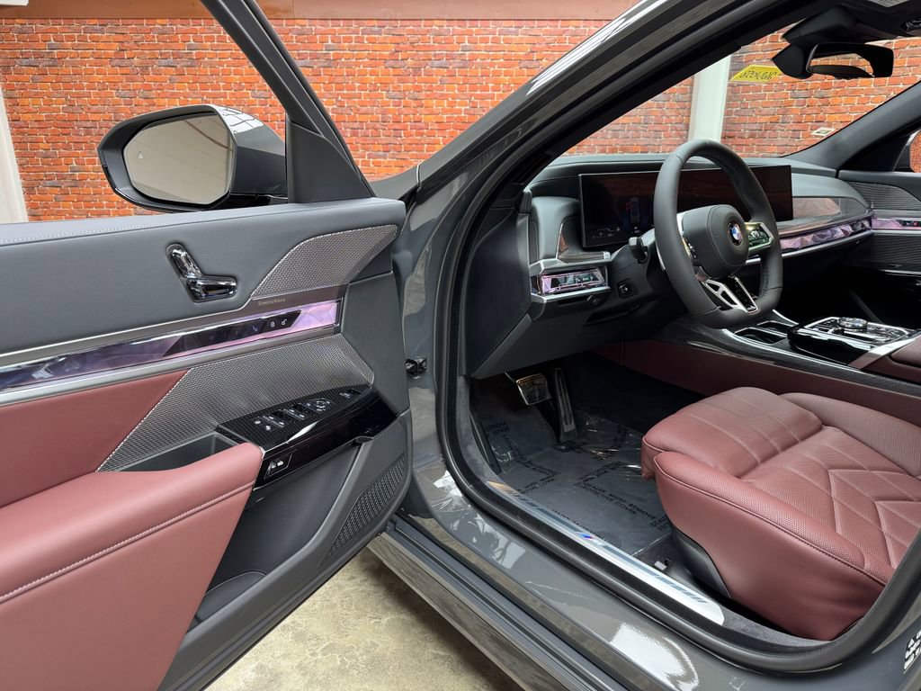 New 2026 BMW 740i xDrive AWD/4WD image 9