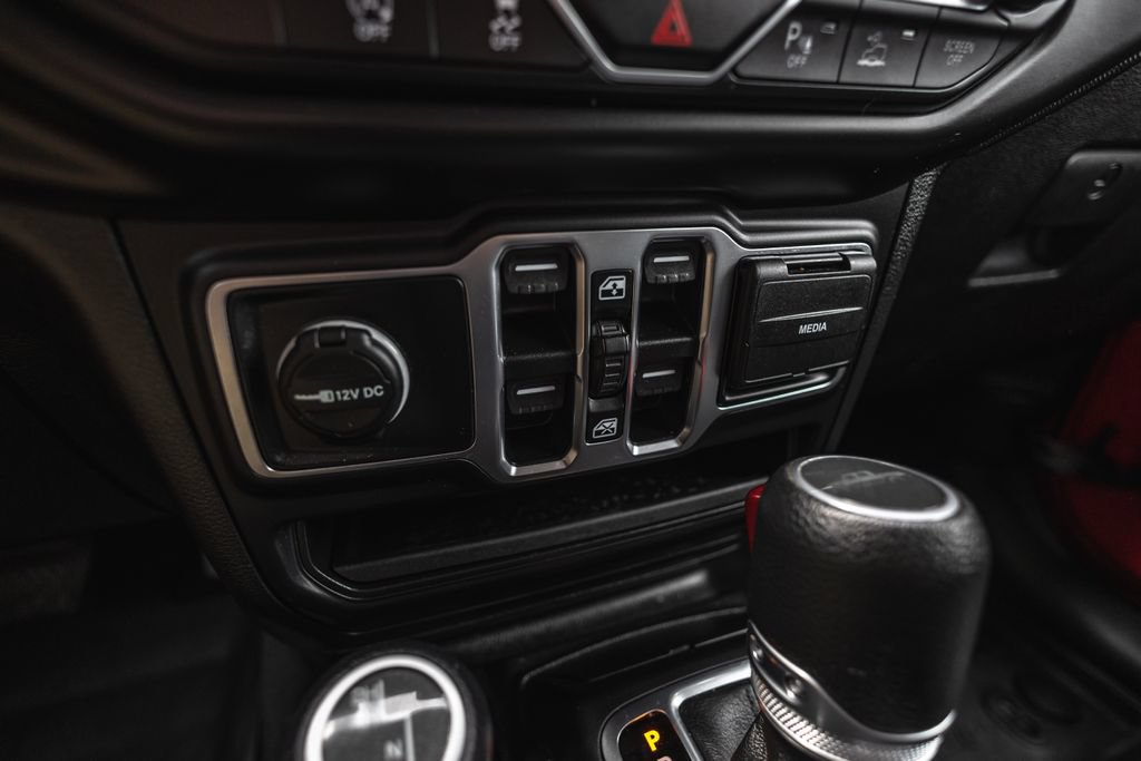 Used 2020 Jeep Gladiator Sport w/ Quick Order Package 24S AWD/4WD image 16
