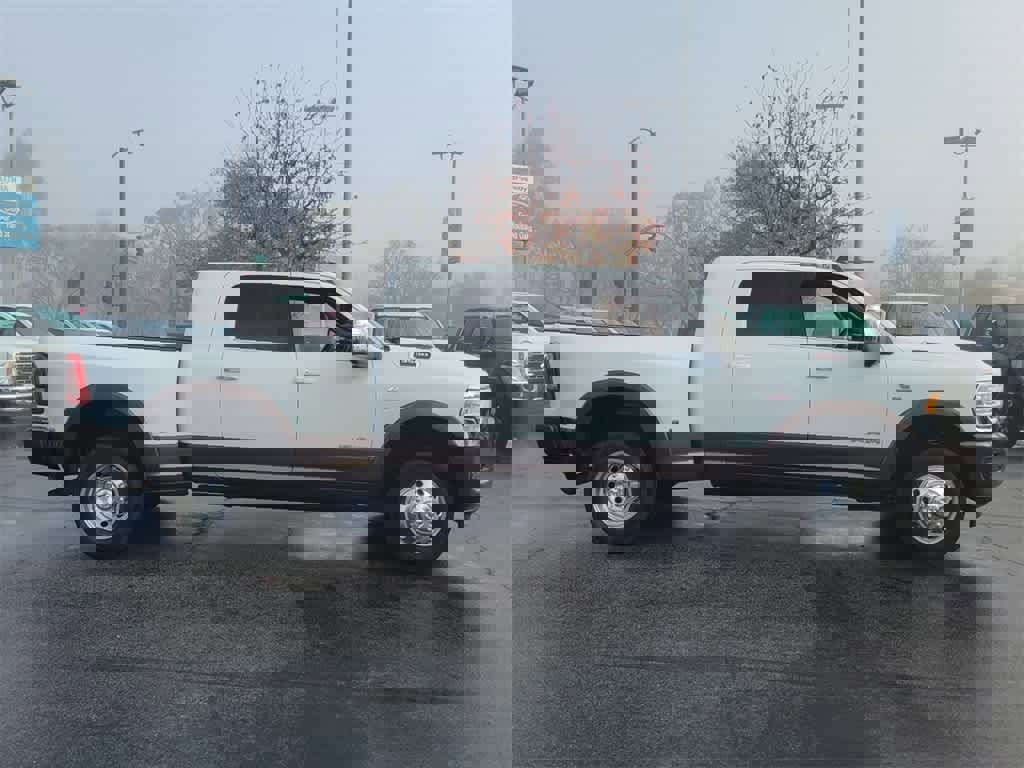 Used 2023 RAM 3500 Limited image 8