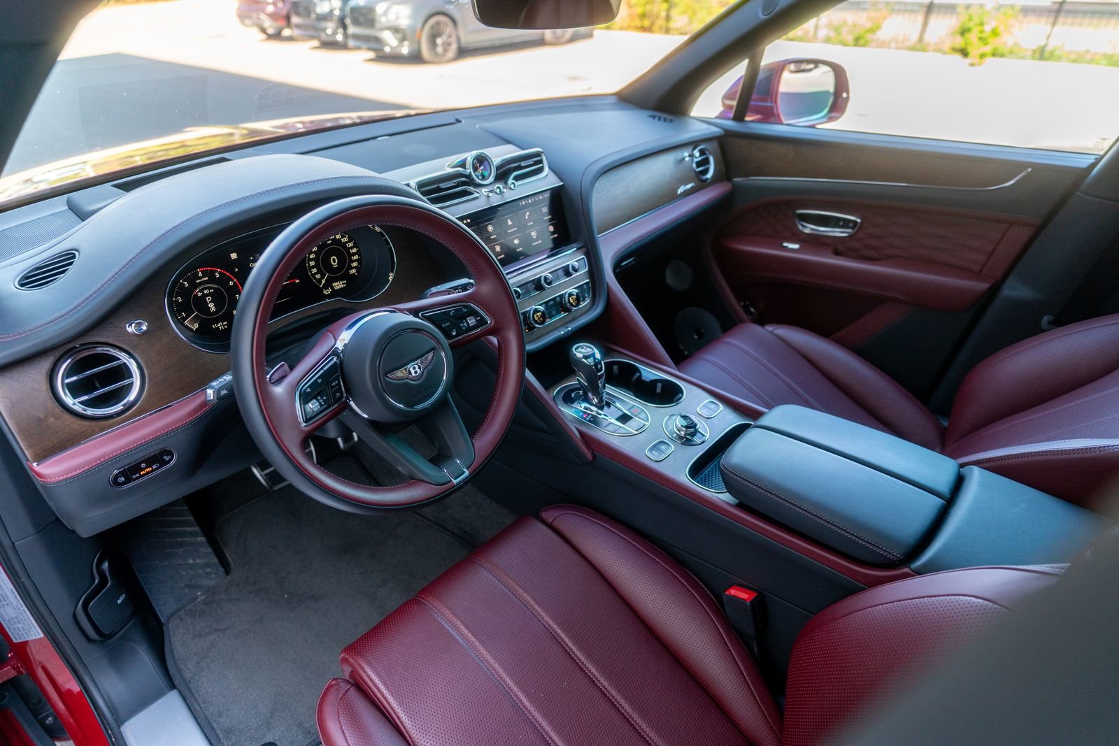 Certified 2024 Bentley Bentayga Extended Wheelbase image 26