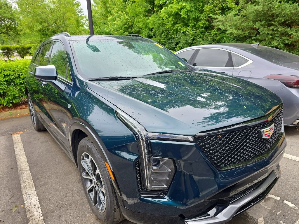Used 2025 Cadillac XT4 Sport FWD image 1