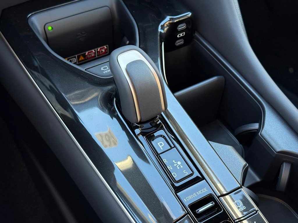 New 2025 Toyota Crown Signia Limited AWD (Natl) image 19