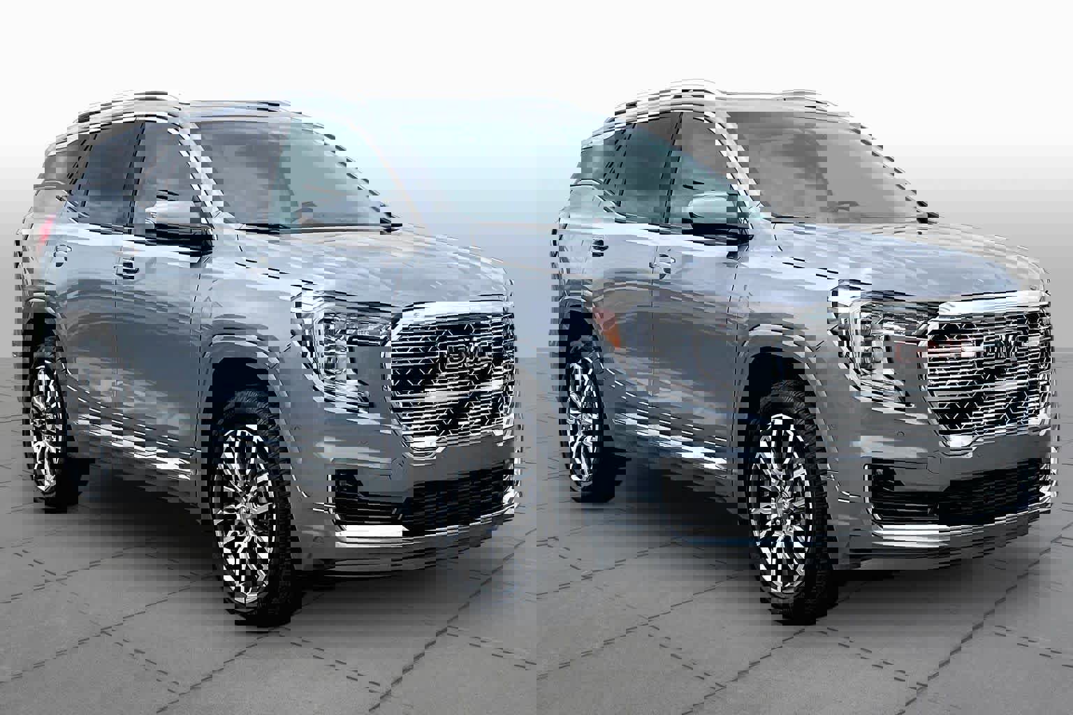 Used 2024 GMC Terrain Denali w/ Denali Premium Package AWD/4WD image 3