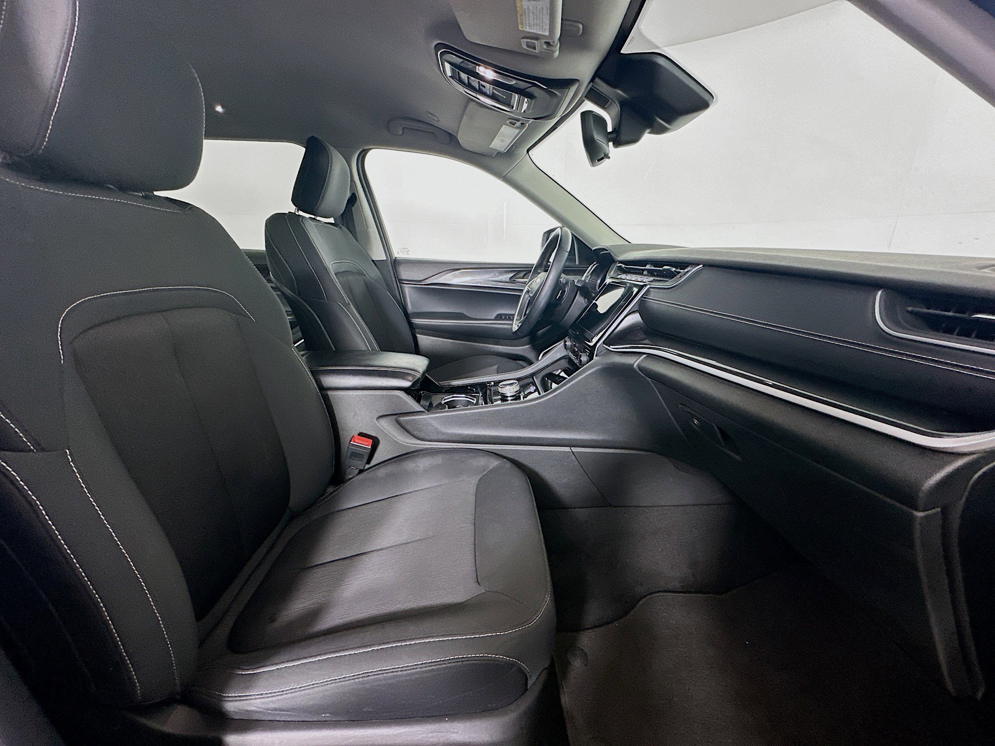 Used 2022 Jeep Grand Cherokee L Laredo w/ Luxury Tech Group I image 32