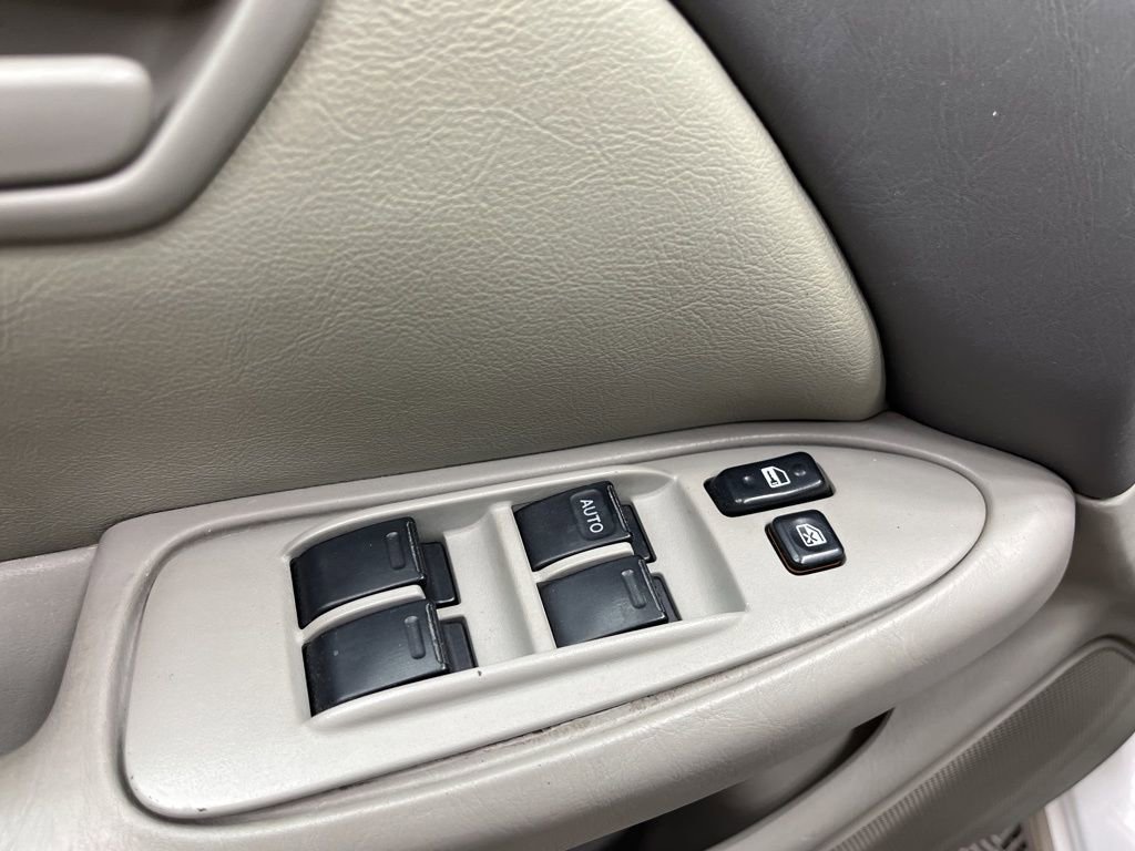 Used 2000 Toyota Camry XLE FWD image 29