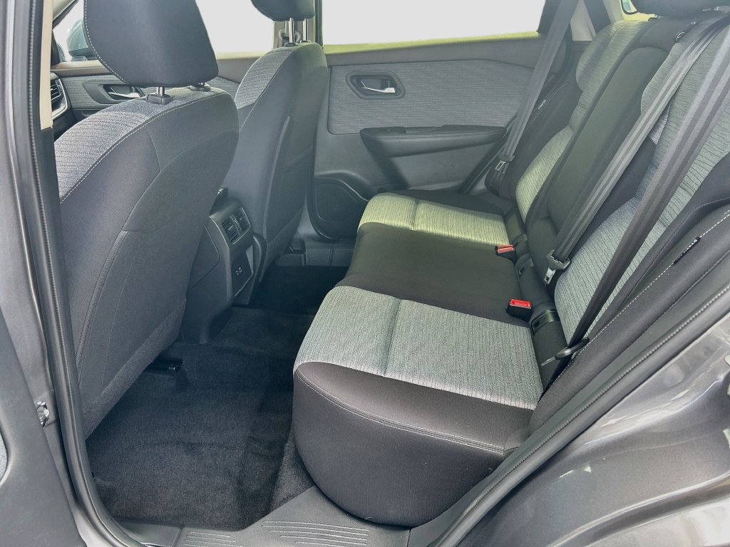 Used 2023 Nissan Rogue SV FWD image 22