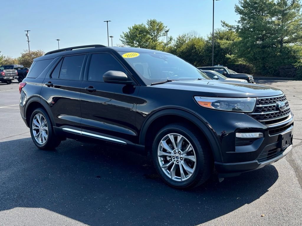 Used 2020 Ford Explorer XLT w/ Equipment Group 202A AWD/4WD image 9