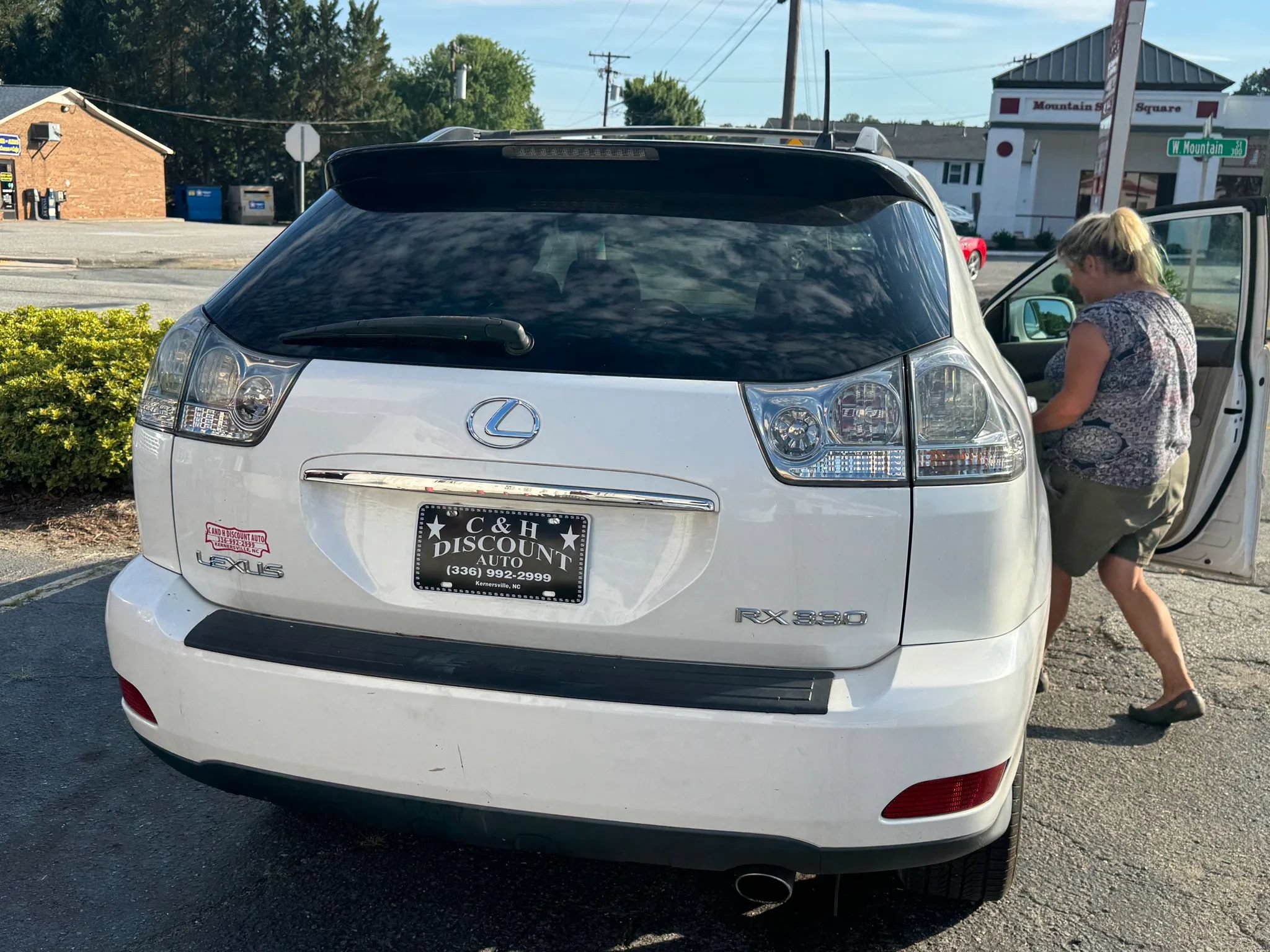 Used 2006 Lexus RX 330 AWD image 2
