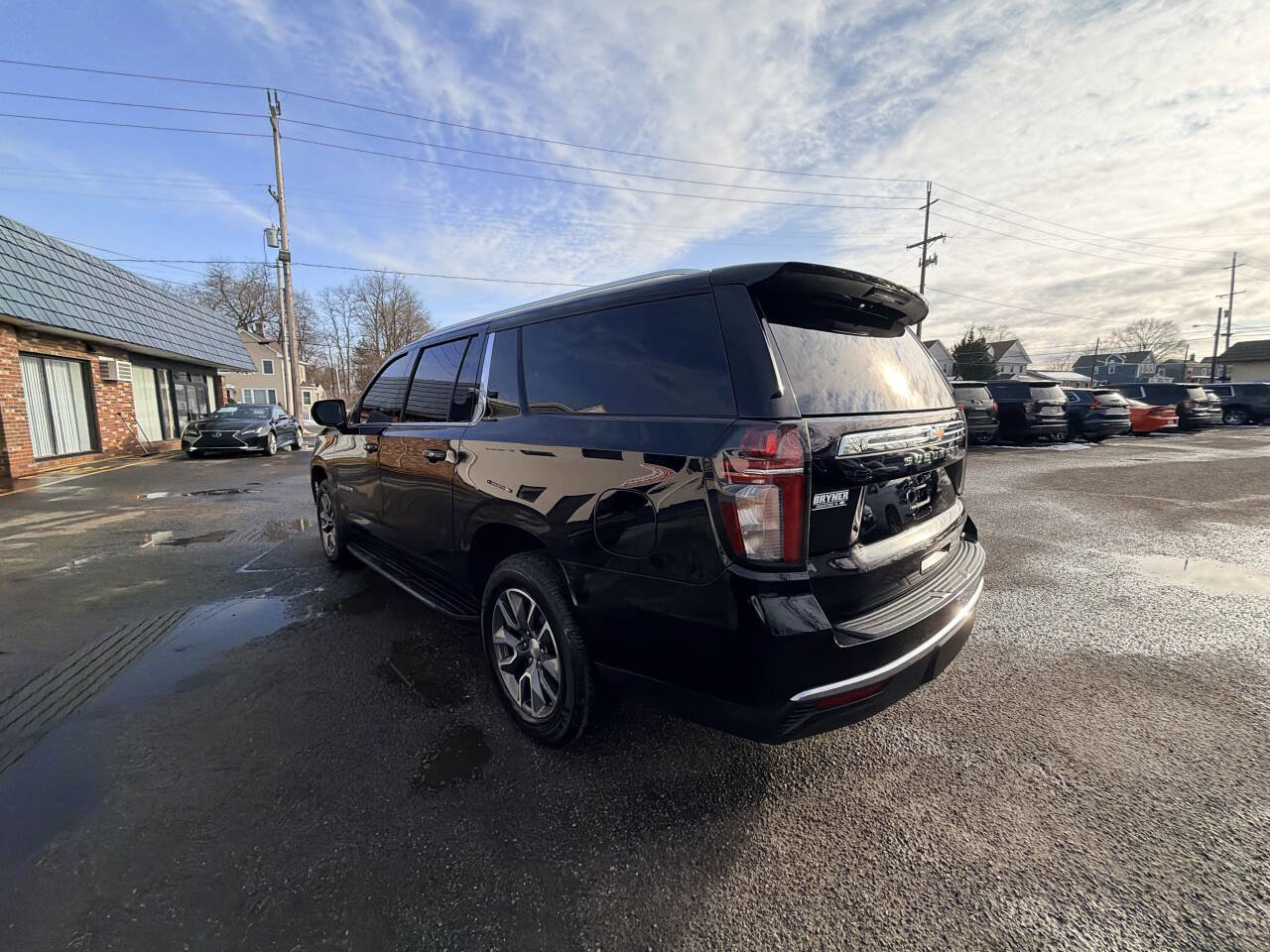 Used 2022 Chevrolet Suburban LT image 27