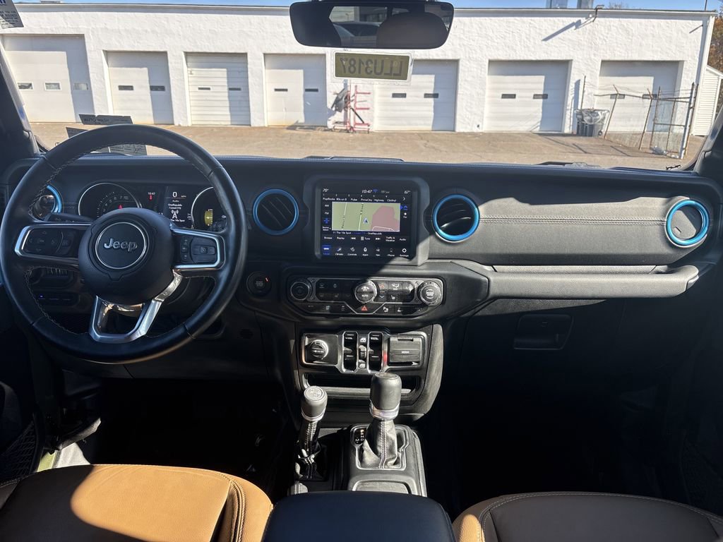 Used 2022 Jeep Wrangler Unlimited Sahara w/ Cold Weather Group image 18