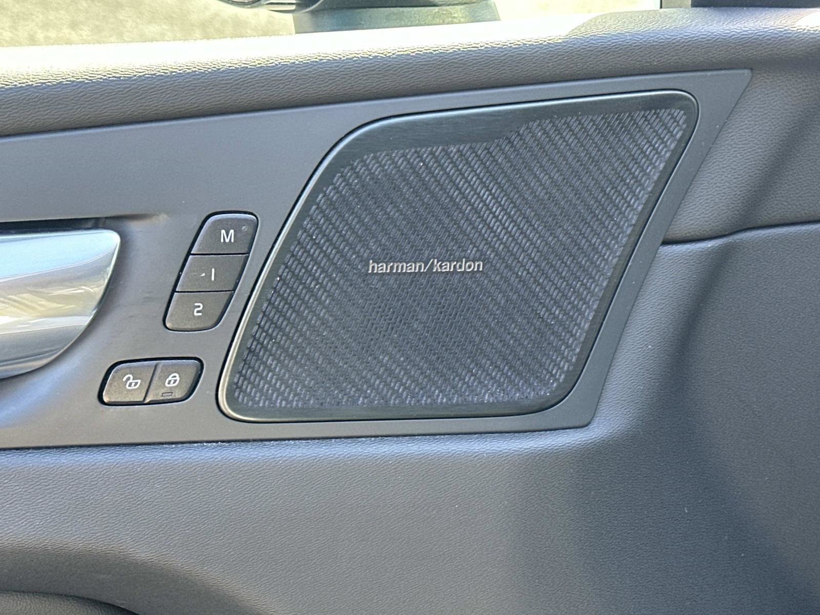 Certified 2023 Volvo XC60 B5 Ultimate image 16