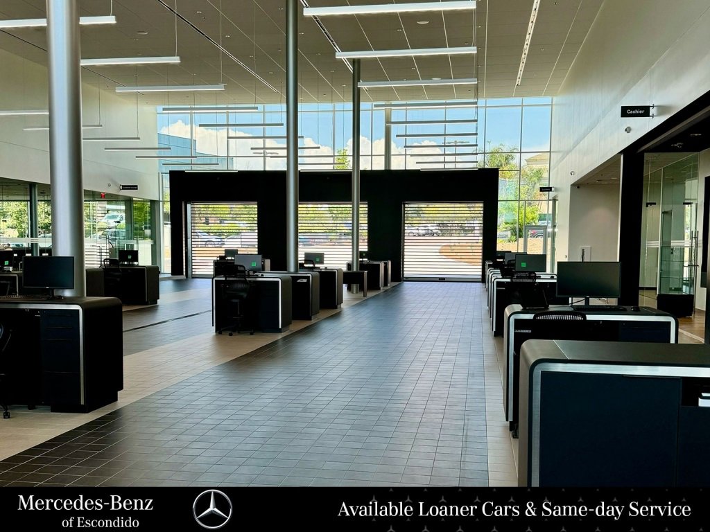 New 2025 Mercedes-Benz C 300 4MATIC Sedan image 37