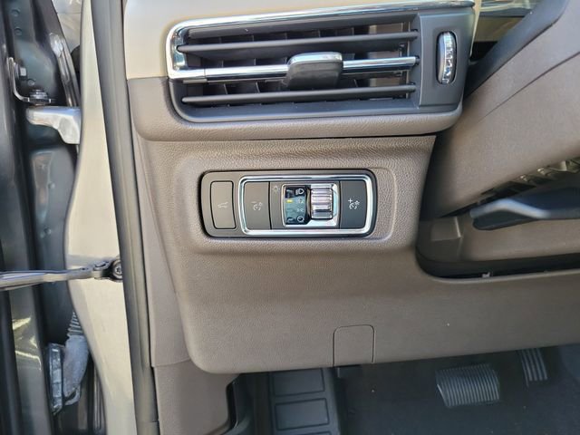 Used 2023 Lincoln Corsair Reserve w/ Jet Appearance Package image 13