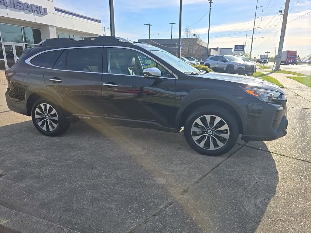Used 2023 Subaru Outback Touring image 2