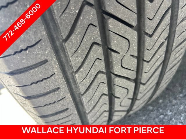 Used 2019 Chrysler Pacifica Touring-L w/ Advanced Safetytec Group FWD image 4