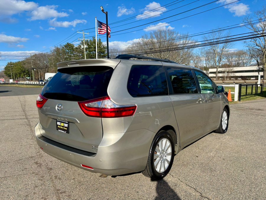 Used 2017 Toyota Sienna XLE w/ XLE Navigation Package image 8