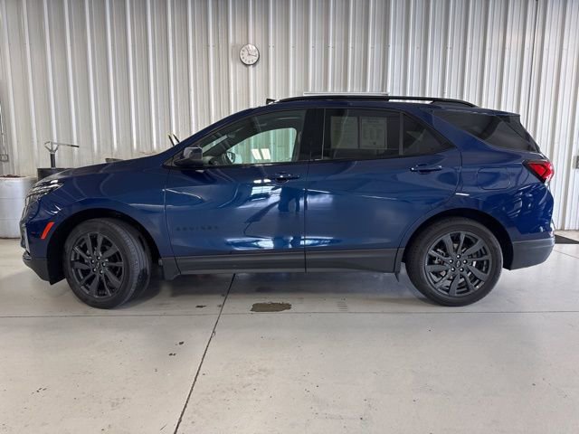 Used 2023 Chevrolet Equinox RS AWD/4WD image 3