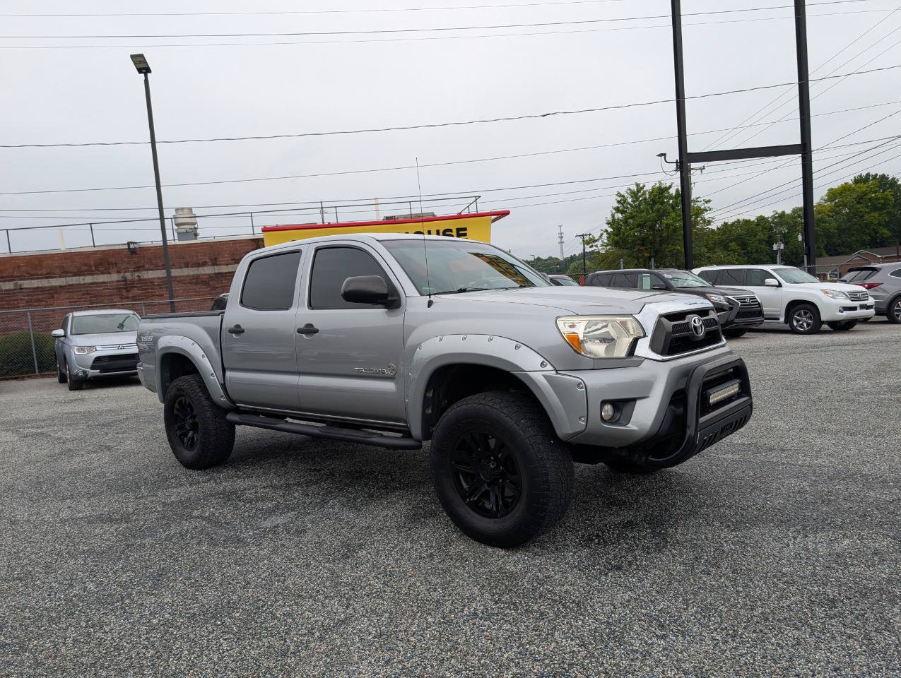 Used 2015 Toyota Tacoma PreRunner w/ SR5 Package RWD image 3