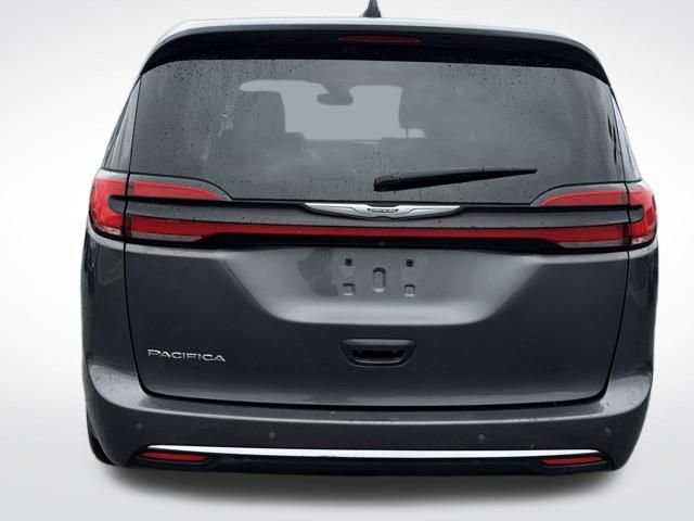 Certified 2023 Chrysler Pacifica Touring-L FWD image 7