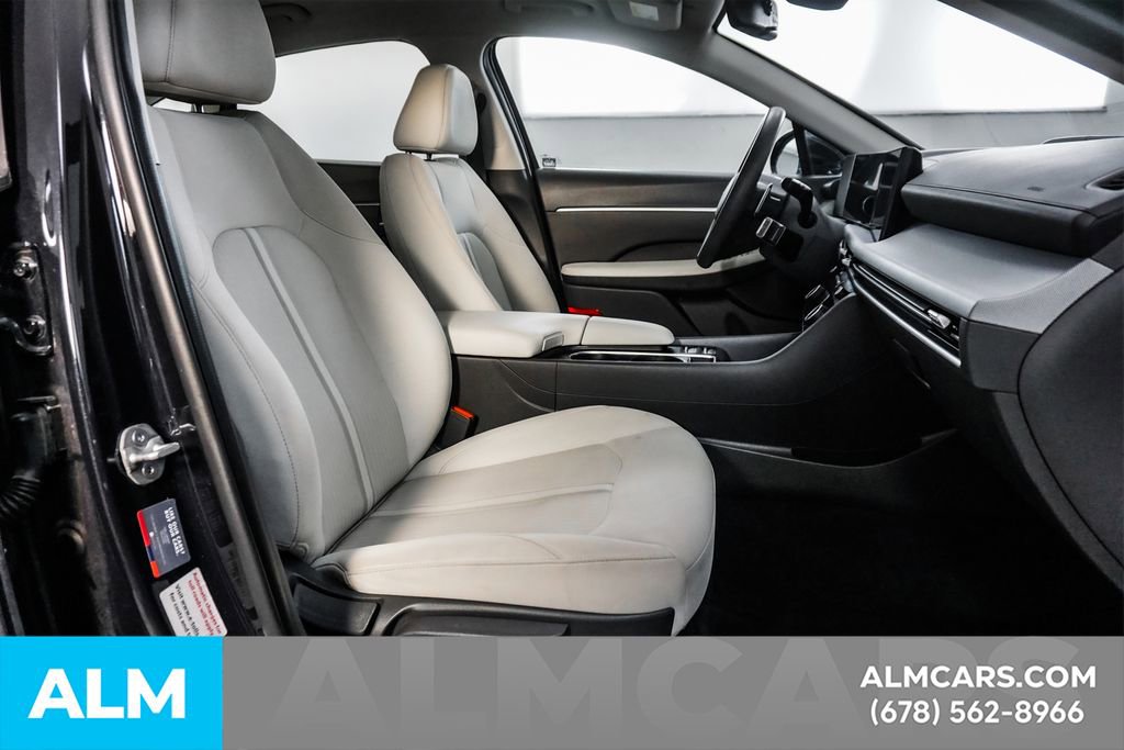 Used 2025 Hyundai Sonata SEL FWD image 19