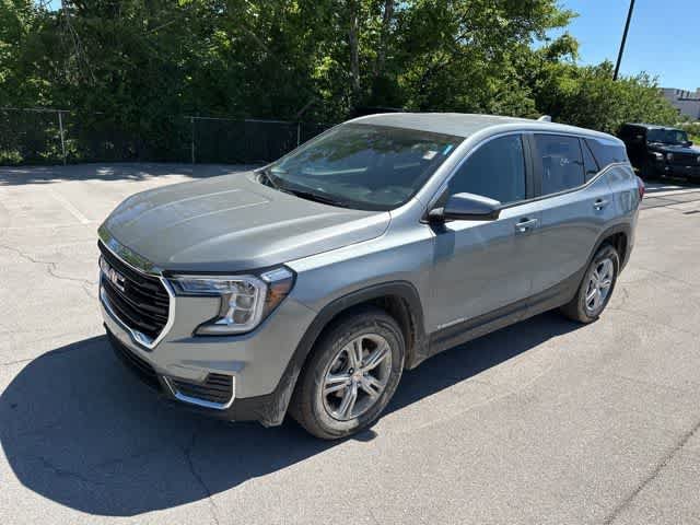 Used 2024 GMC Terrain SLE AWD/4WD image 13