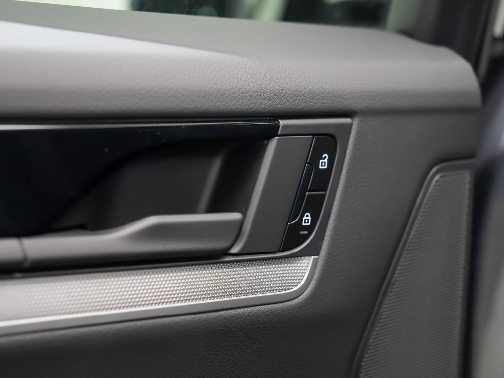 New 2026 Porsche Cayenne Coupe AWD/4WD image 13