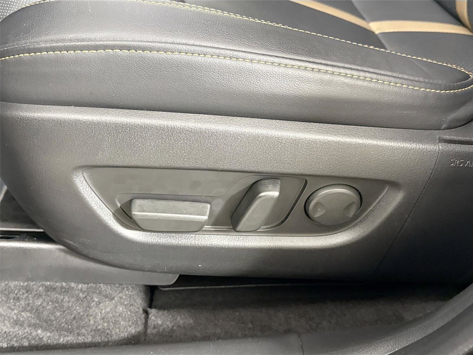 Certified 2025 MAZDA CX-70 Plug-In Hybrid w/ Premium Plus image 32