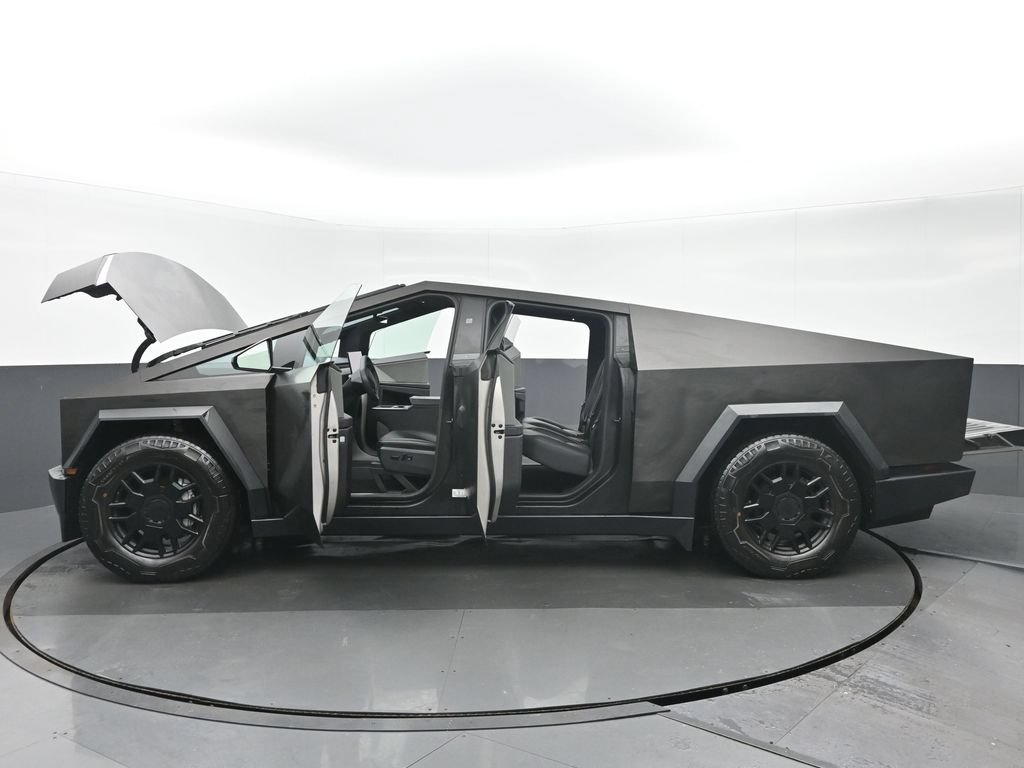 Used 2024 Tesla Cybertruck AWD Crew Cab image 39