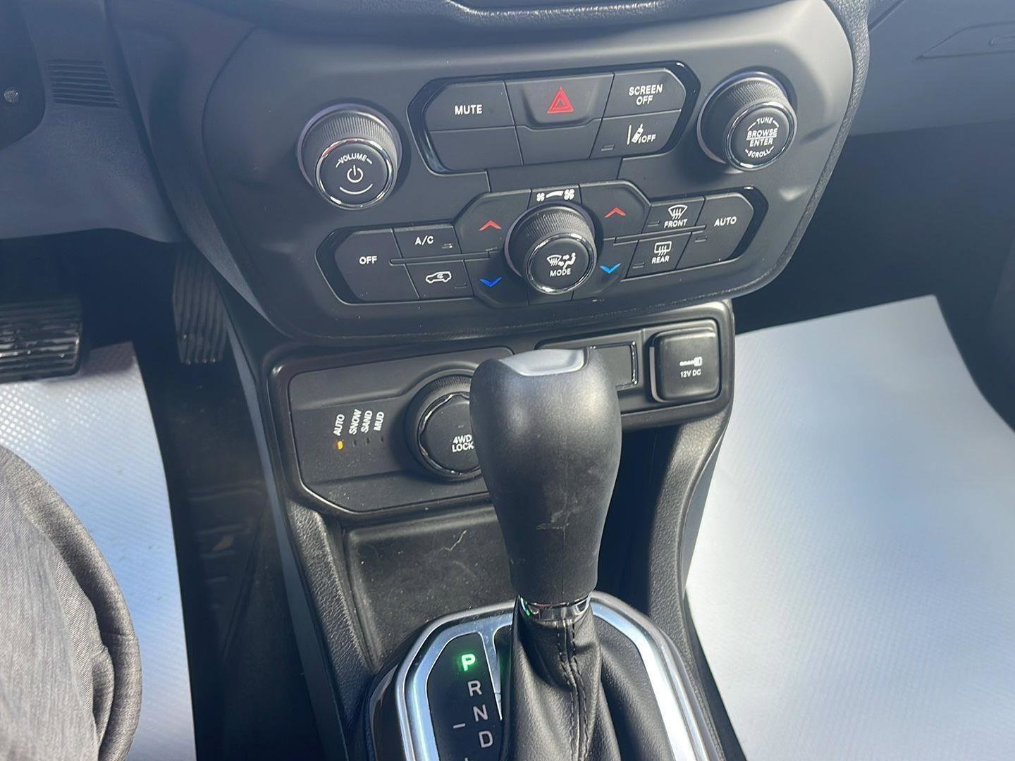 Used 2022 Jeep Renegade Latitude image 10