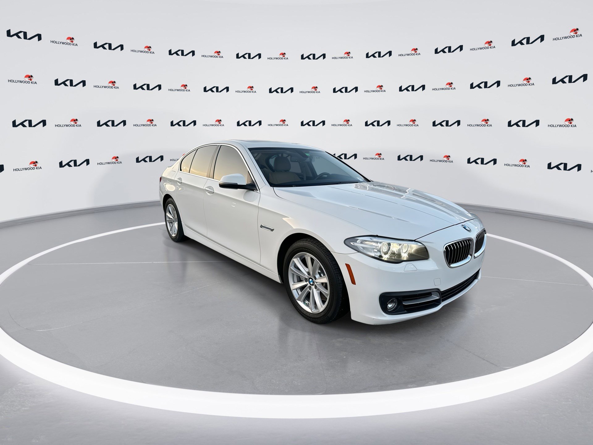 Used 2016 BMW 528i Sedan RWD image 2