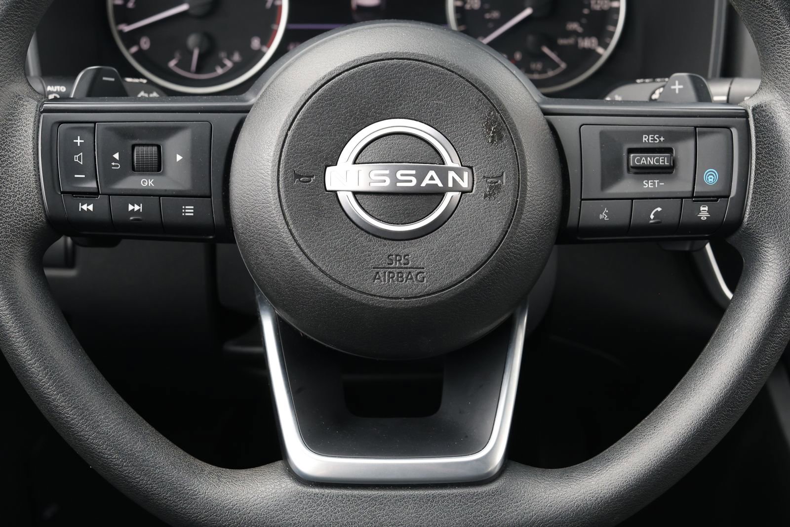 Used 2024 Nissan Rogue SV image 17