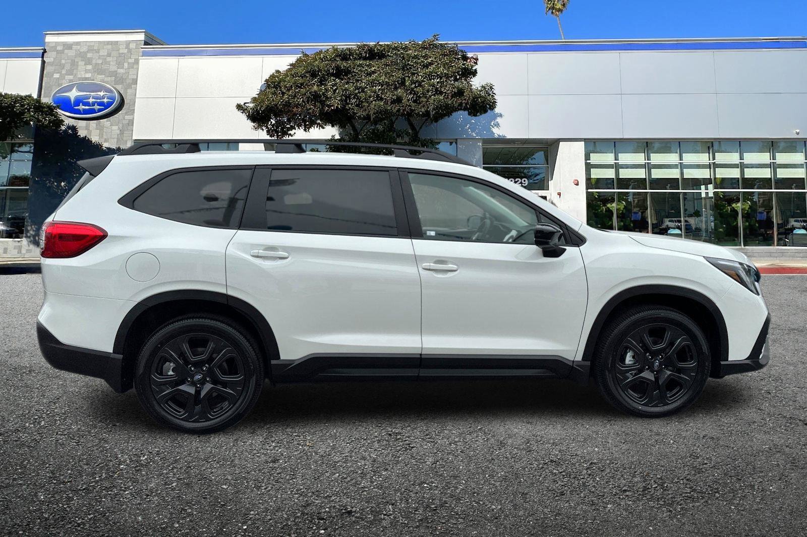 New 2025 Subaru Ascent Onyx Edition image 3
