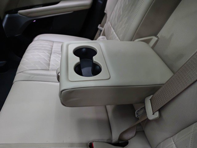 Used 2025 Cadillac Lyriq Luxury w/ Nappa Leather Package AWD/4WD image 18